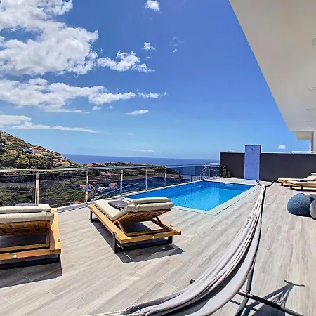 Wild River - Pool & Sea View By Lovelystay